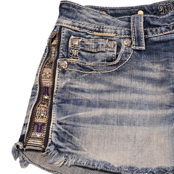Miss Me Signature Short Womens Size 29 Blue Distressed Rhinestones Embroidery - Picture 9 of 16